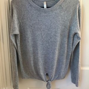 Aeropostale Gray Top with Tieknot